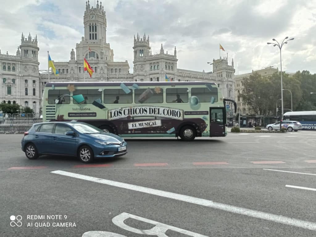 utobus Publicitario Los Chicos del Coro, Teatro en la Latina IPM3000 vehiculos y autobuses y camiones publicitarios