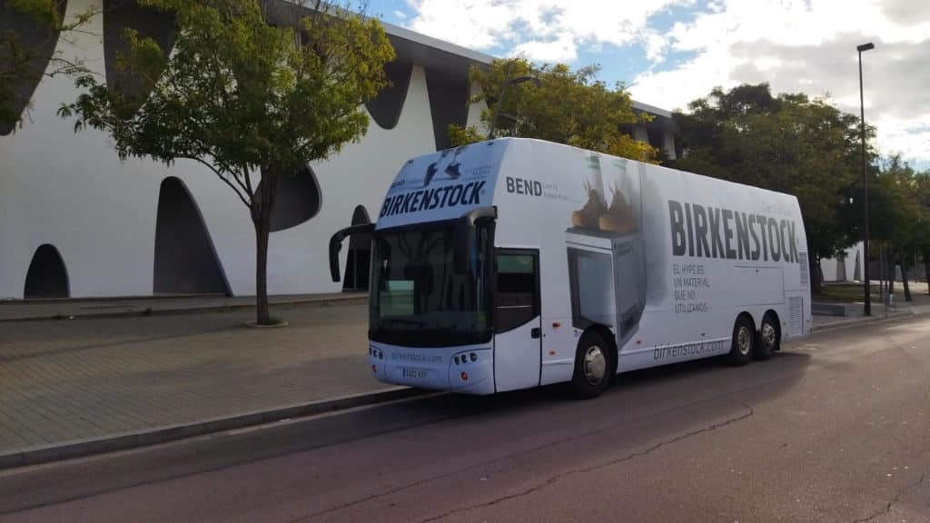 Autobus Publicitario BIRKENSTOCK en madrid y barcelona ipm3000.com
